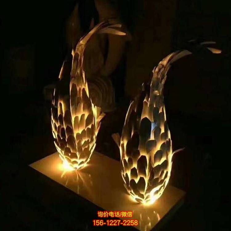 抽象雕塑，點綴園林景觀